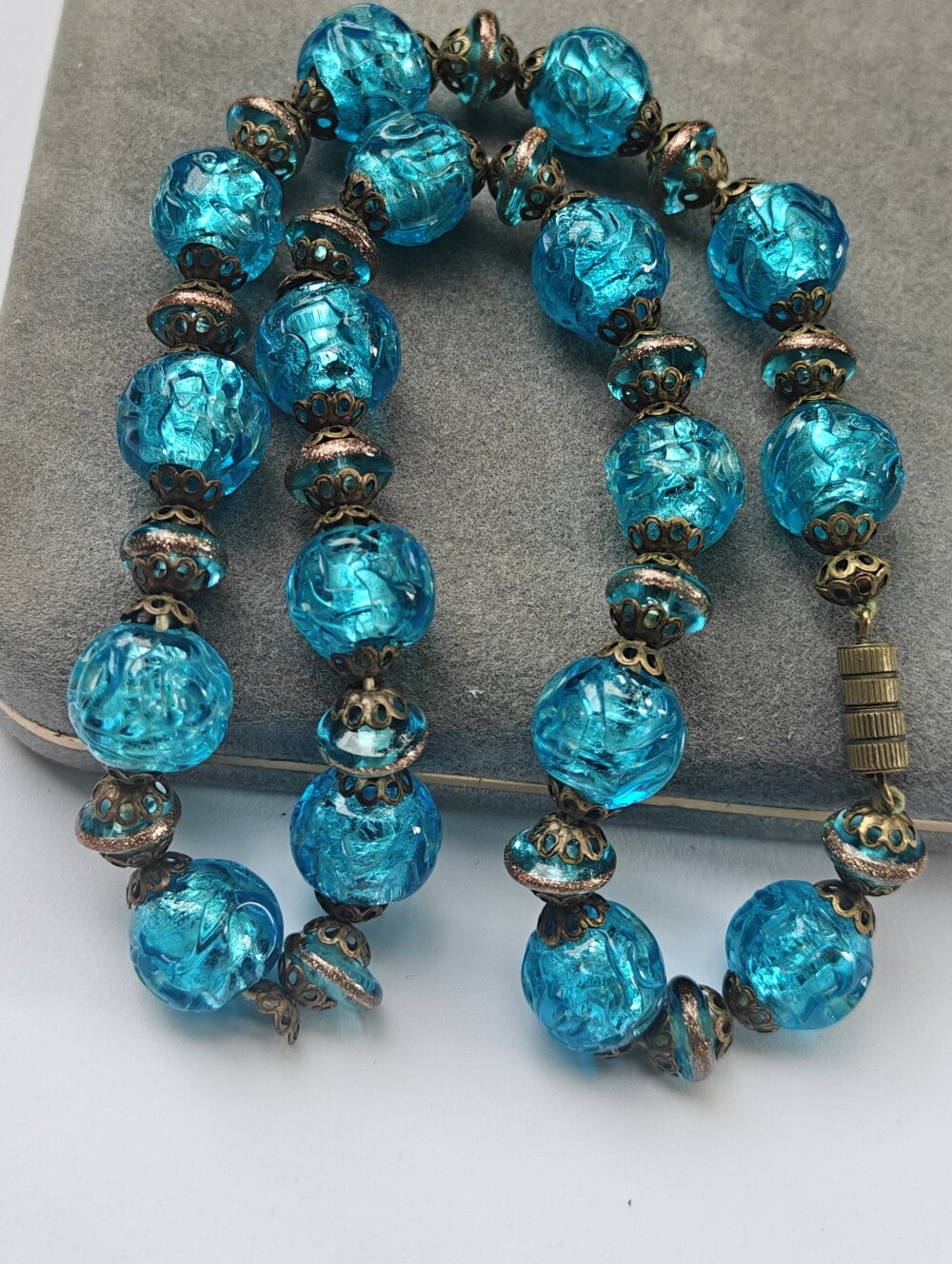 Vintage Venetian Crackled Foiled Art Glass Turquoise Blue Beads Necklace